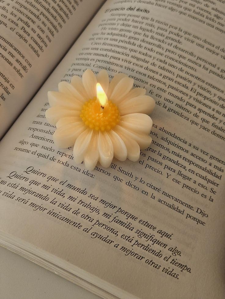 Lyonara Daisy Flower Floating Candle (Pack of 3]